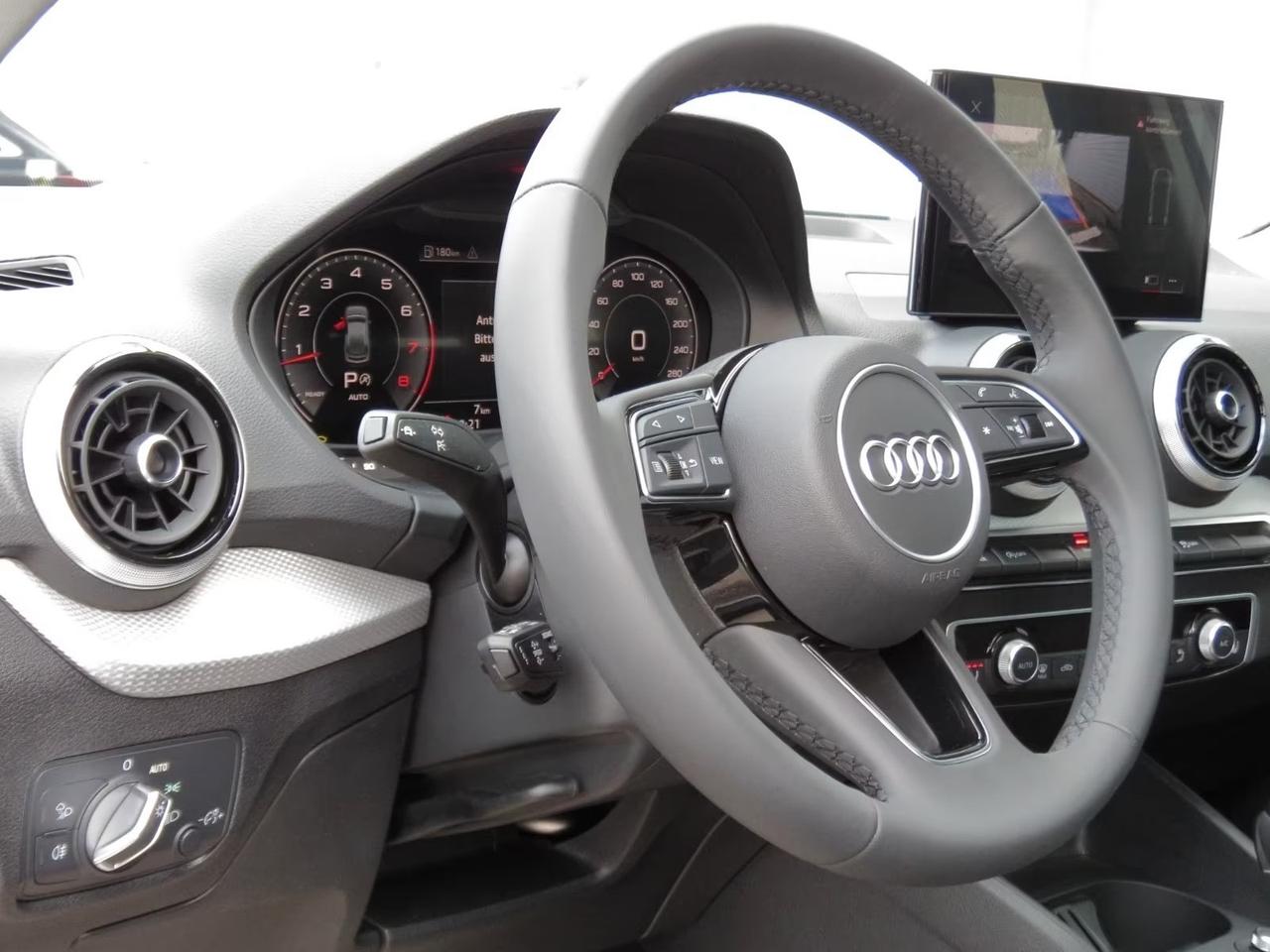 Audi Q2 35 TFSI S tronic line Edition Possibilità Noleggio no Scoring