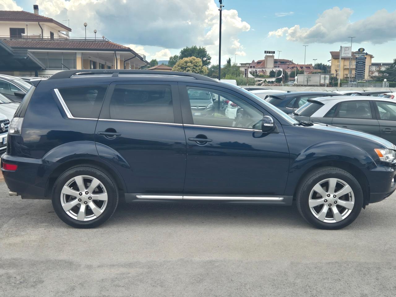 Mitsubishi Outlander 2.2 DI-D 4WD Intense