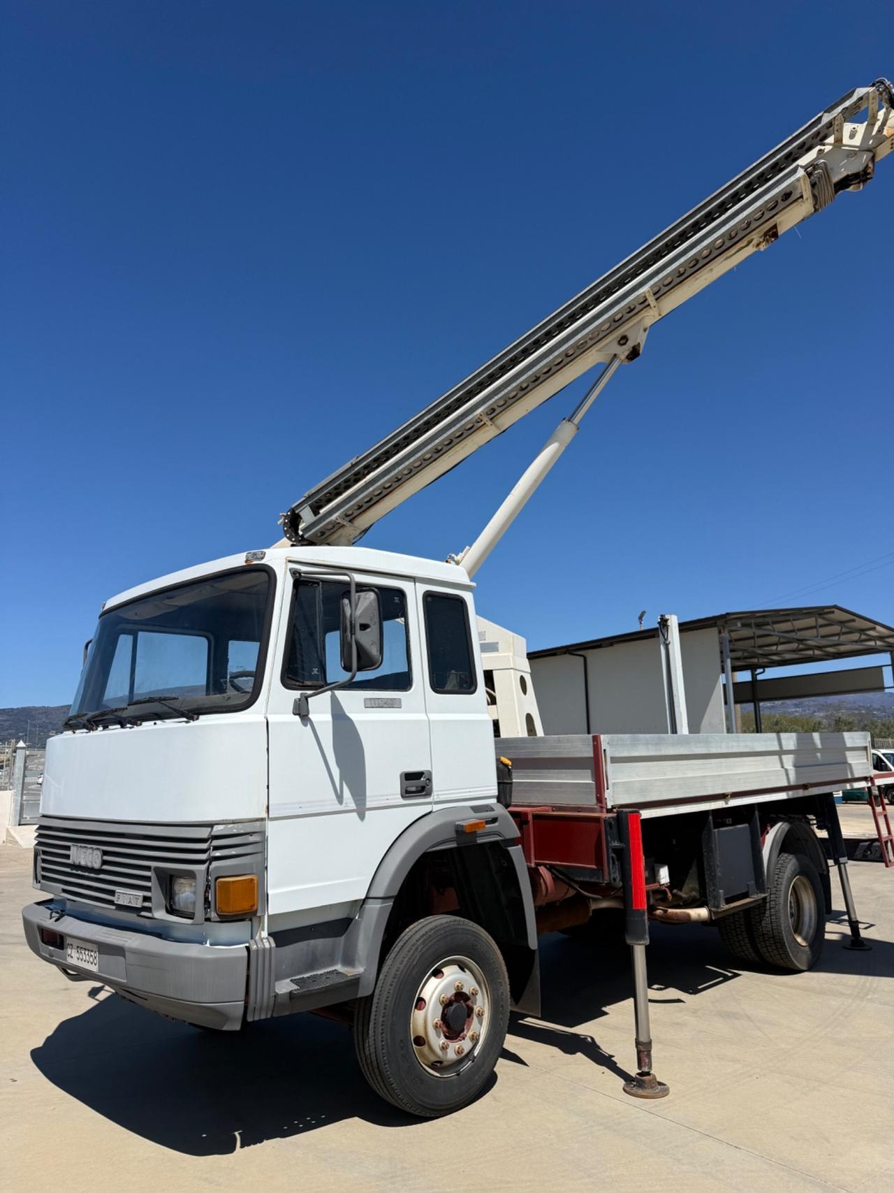 Iveco 115-17 PIATTAFORMA BIZZOCCHI 18 Mt