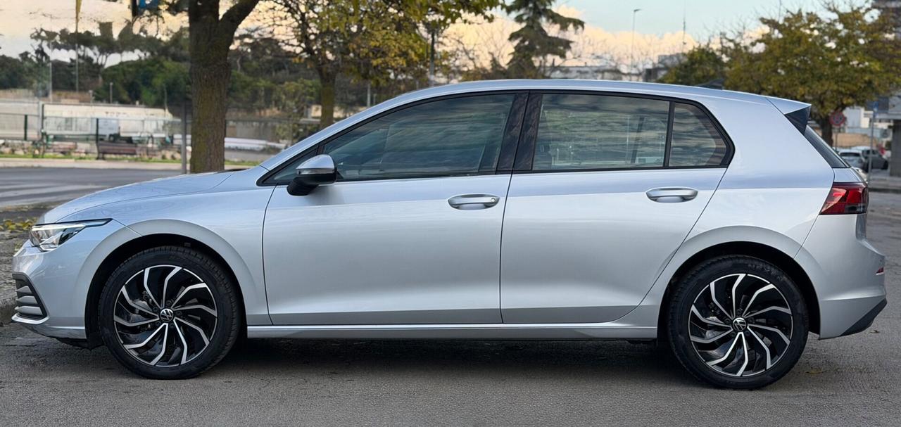 Volkswagen Golf 8 2.0 Tdi 115CV Life