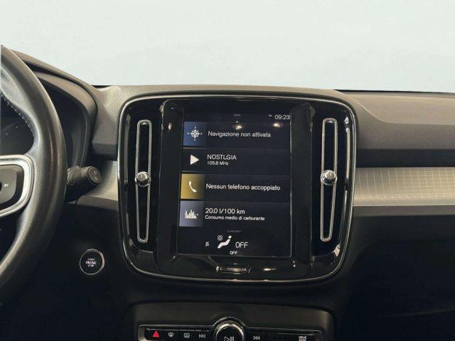 VOLVO XC40 D3 MOMENTUM MANUALE