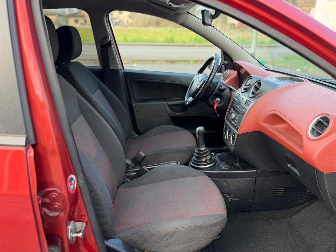 Ford Fiesta 1.4 16V 3p. Ghia Euro 4 ok neopatentati