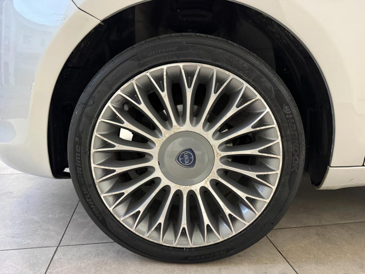 Lancia Ypsilon / 1.2cc 69cv /Benzina/ neopatentati