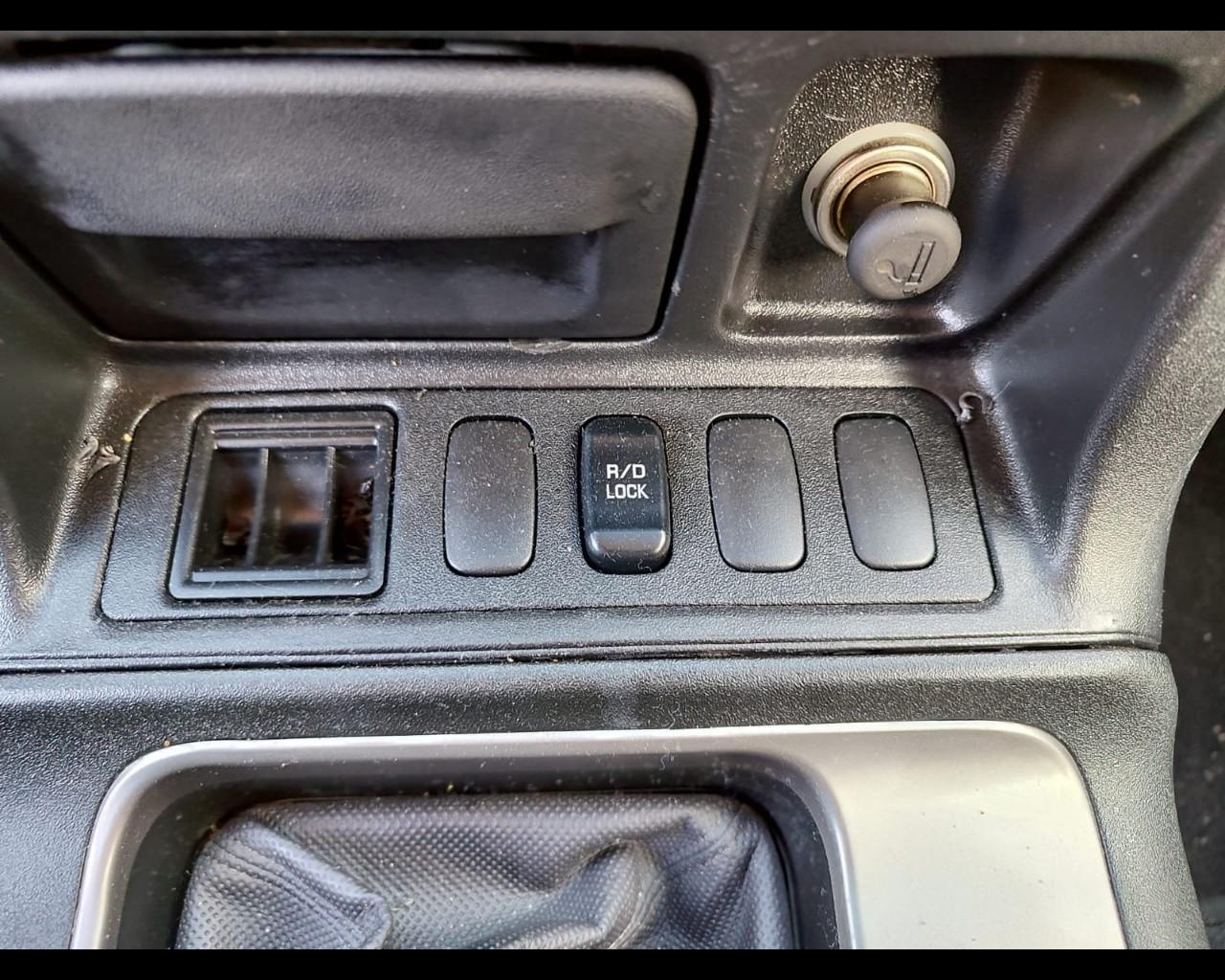 MITSUBISHI Pajero (2000-2007) - Pajero 2.5 TDI 3p. GLX