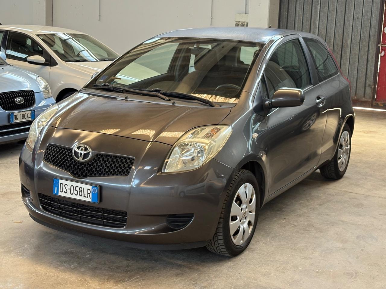Toyota Yaris 1.0 5 porte Sol