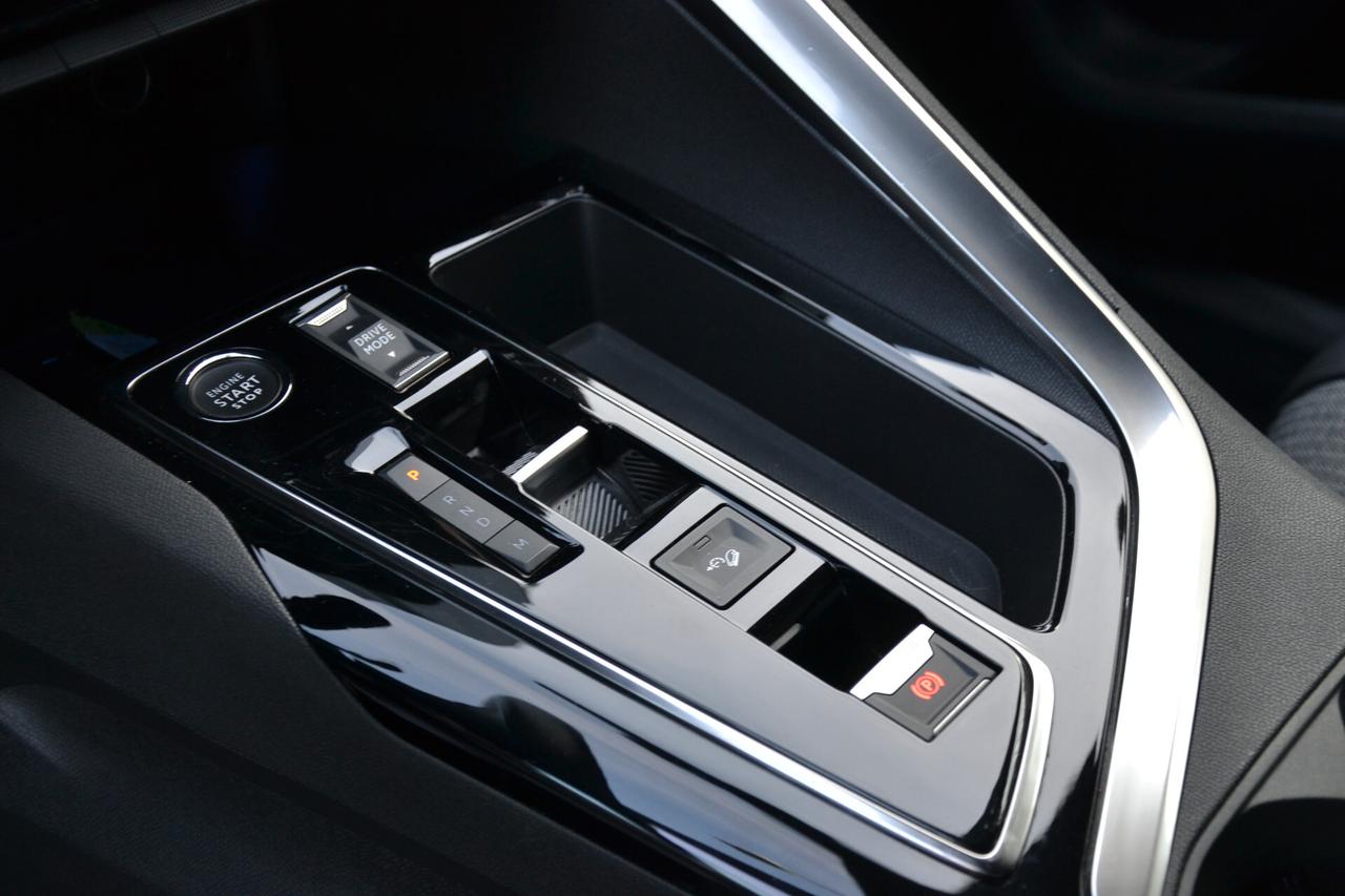 Peugeot 5008 1.5 HDi 130CV EAT8 ALLURE PELLE+RCAM+NAVI+FULL LED