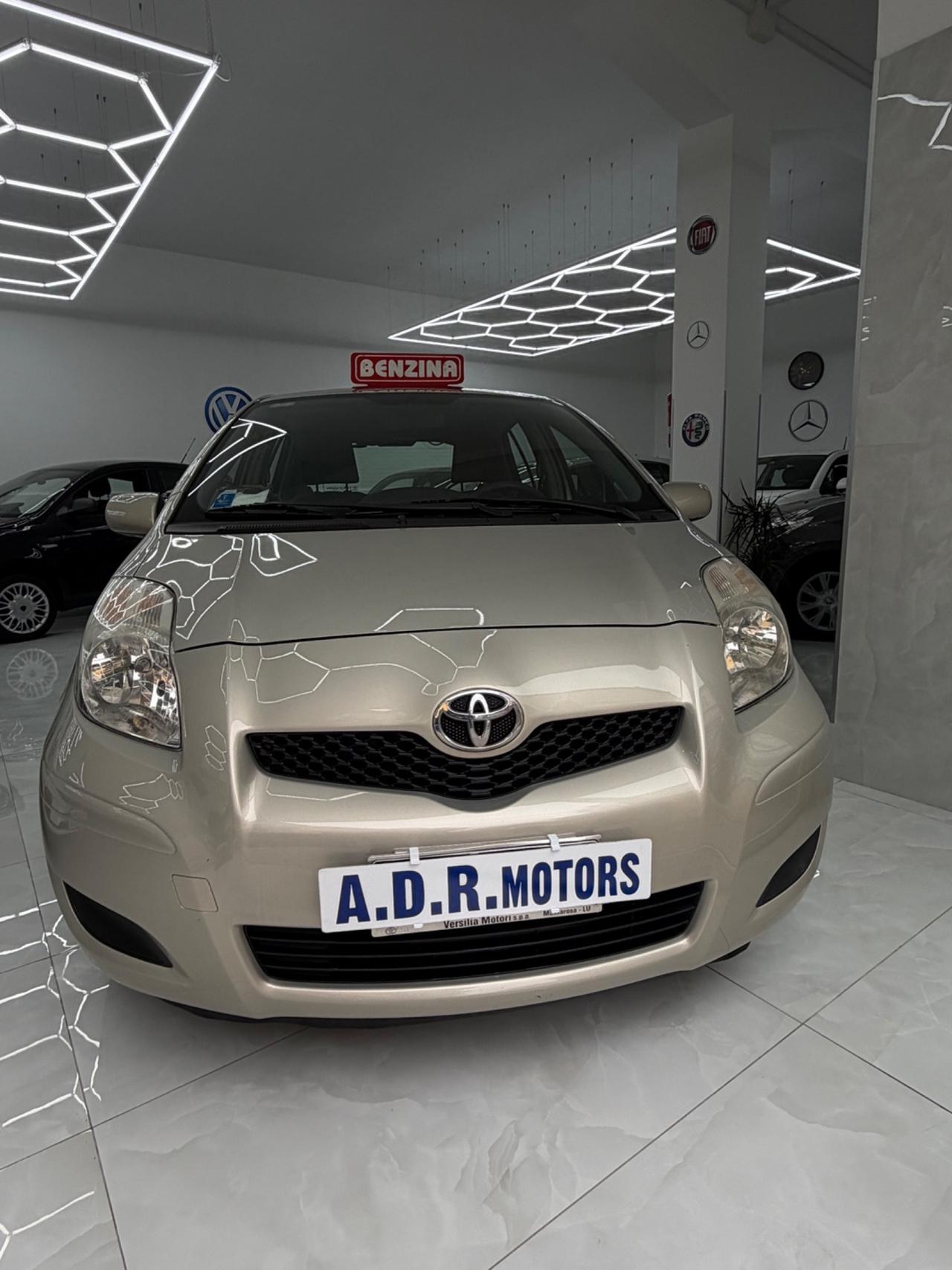 Toyota Yaris 1.0 5 porte