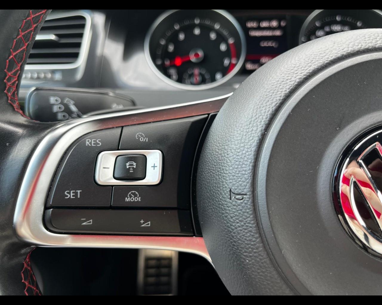 VOLKSWAGEN GOLF GTI PERFORMANCE DSG