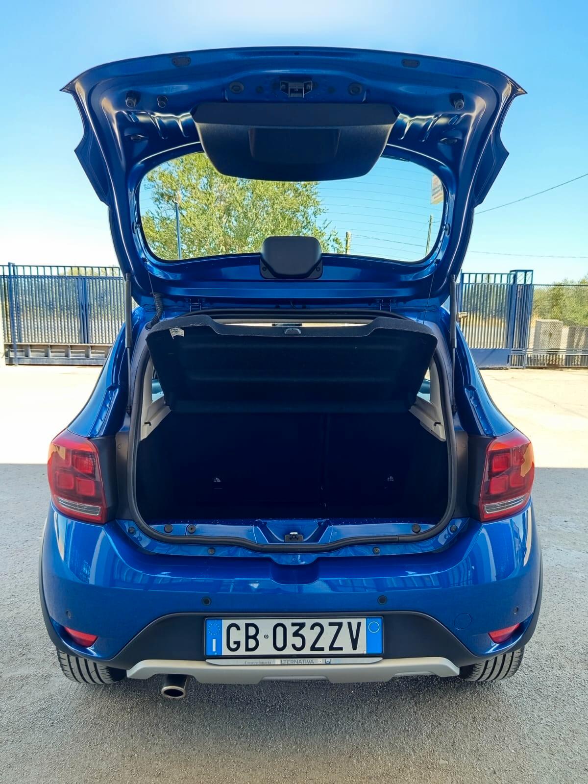 Dacia Sandero Stepway 1.0 TCe 100CV ECO-G 15th Anniversary