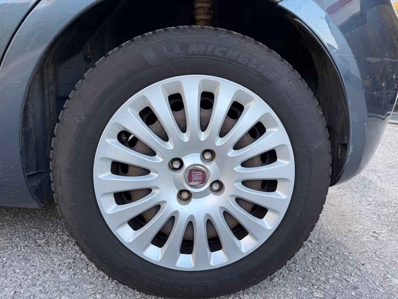 Fiat Punto Evo 1.4 16V 5 porte NEOP. Dynamic