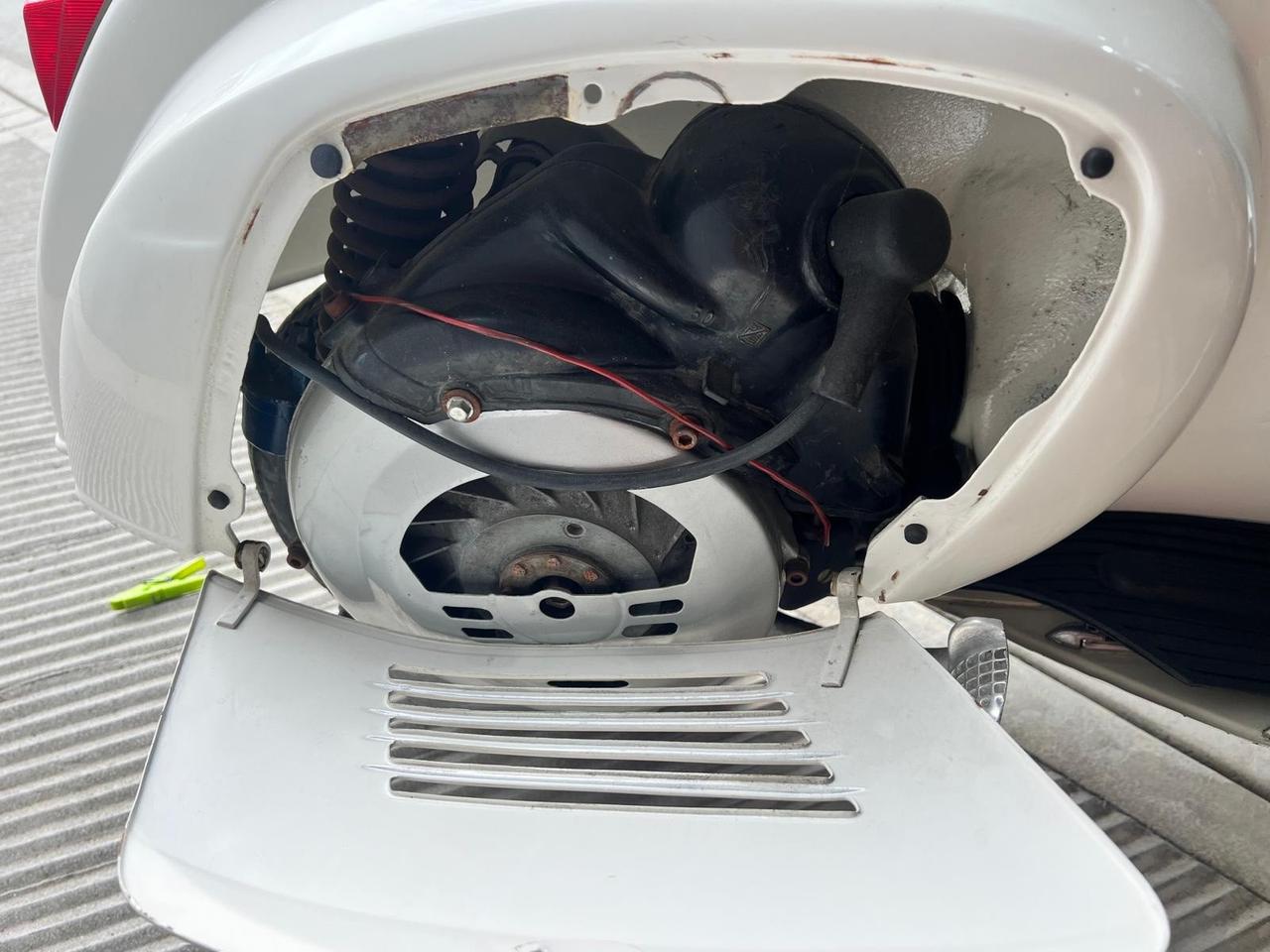 Piaggio Vespa 50 Special faro tondo
