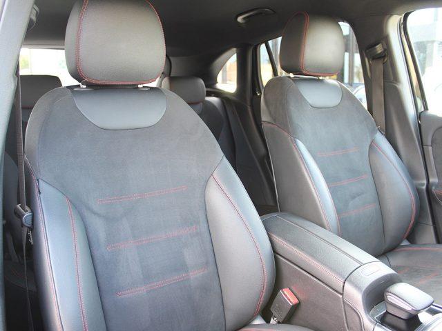 MERCEDES-BENZ GLA 200 d Automatic 4Matic Premium
