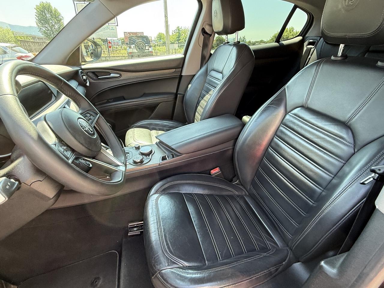 ALFA ROMEO STELVIO AT8 Q4 EXECUTIVE