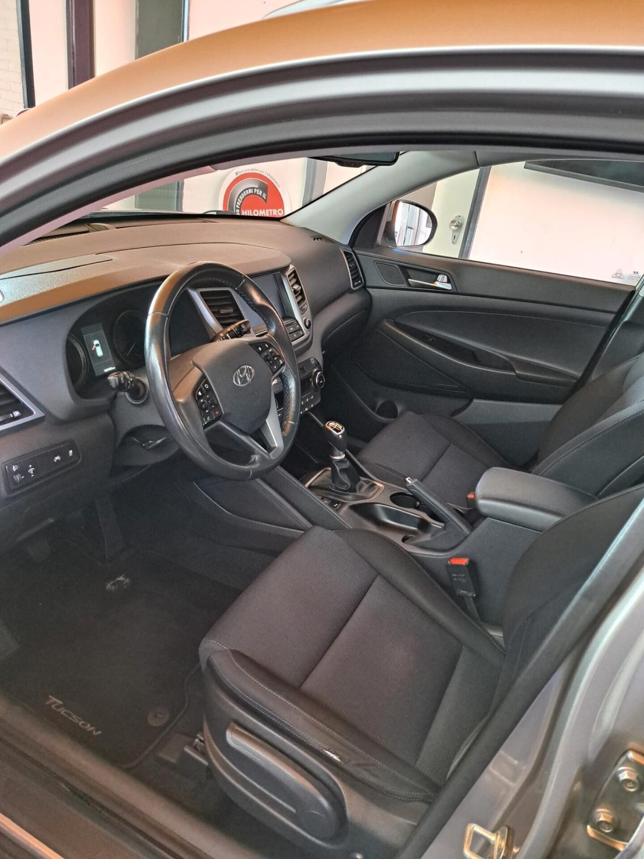 HYUNDAI TUCSON 1.7 XPOSSIBLE € 12900 SENZA VINCOLI