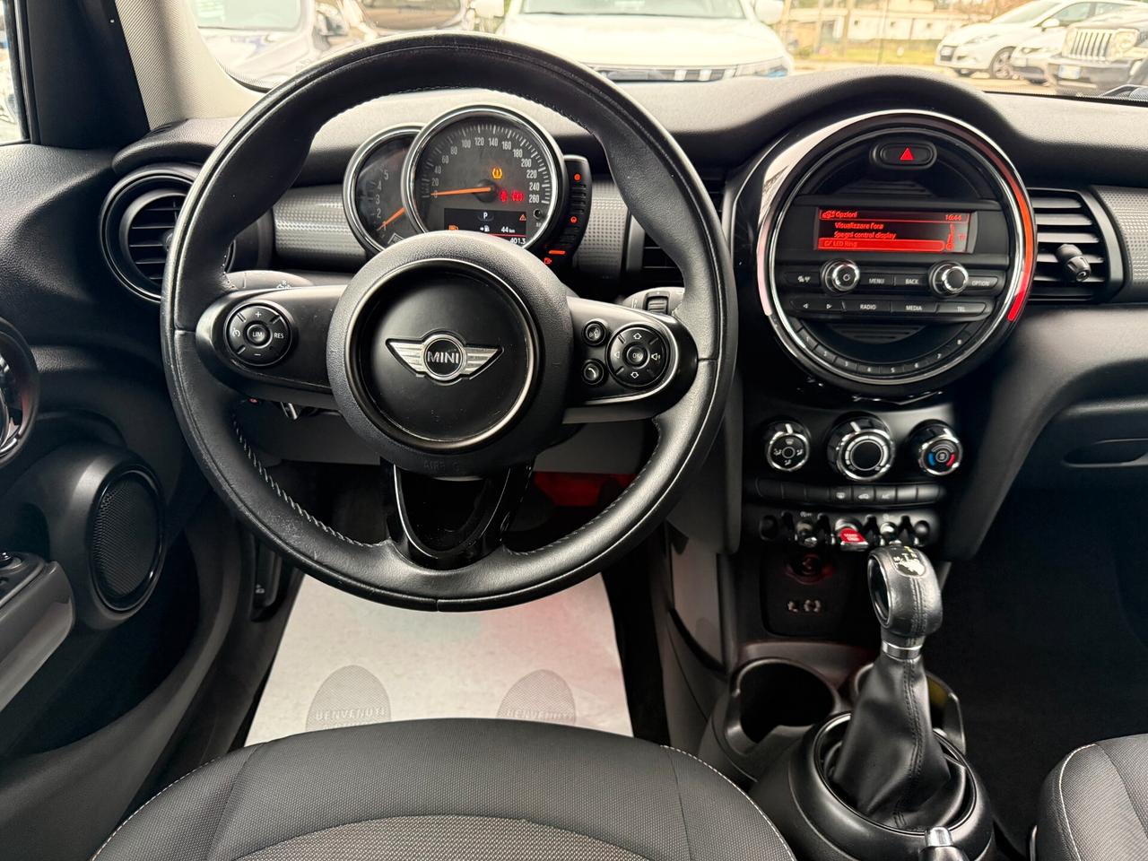 " UNA CHICCA " Mini 1.5 One D Business 5 porte