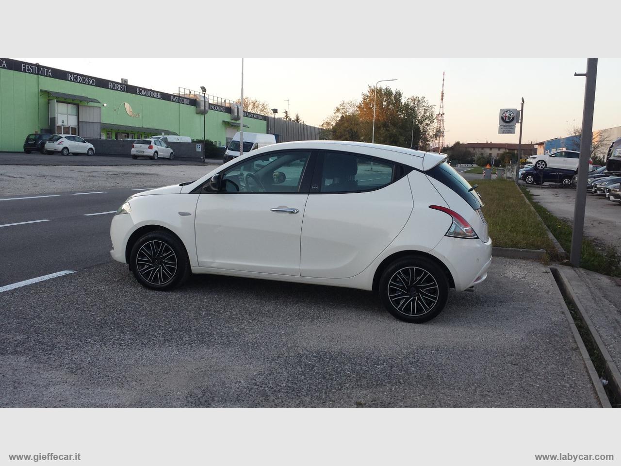 LANCIA Ypsilon 1.0 FireFly 5p.S&S HYBRID Gold 5 POSTI