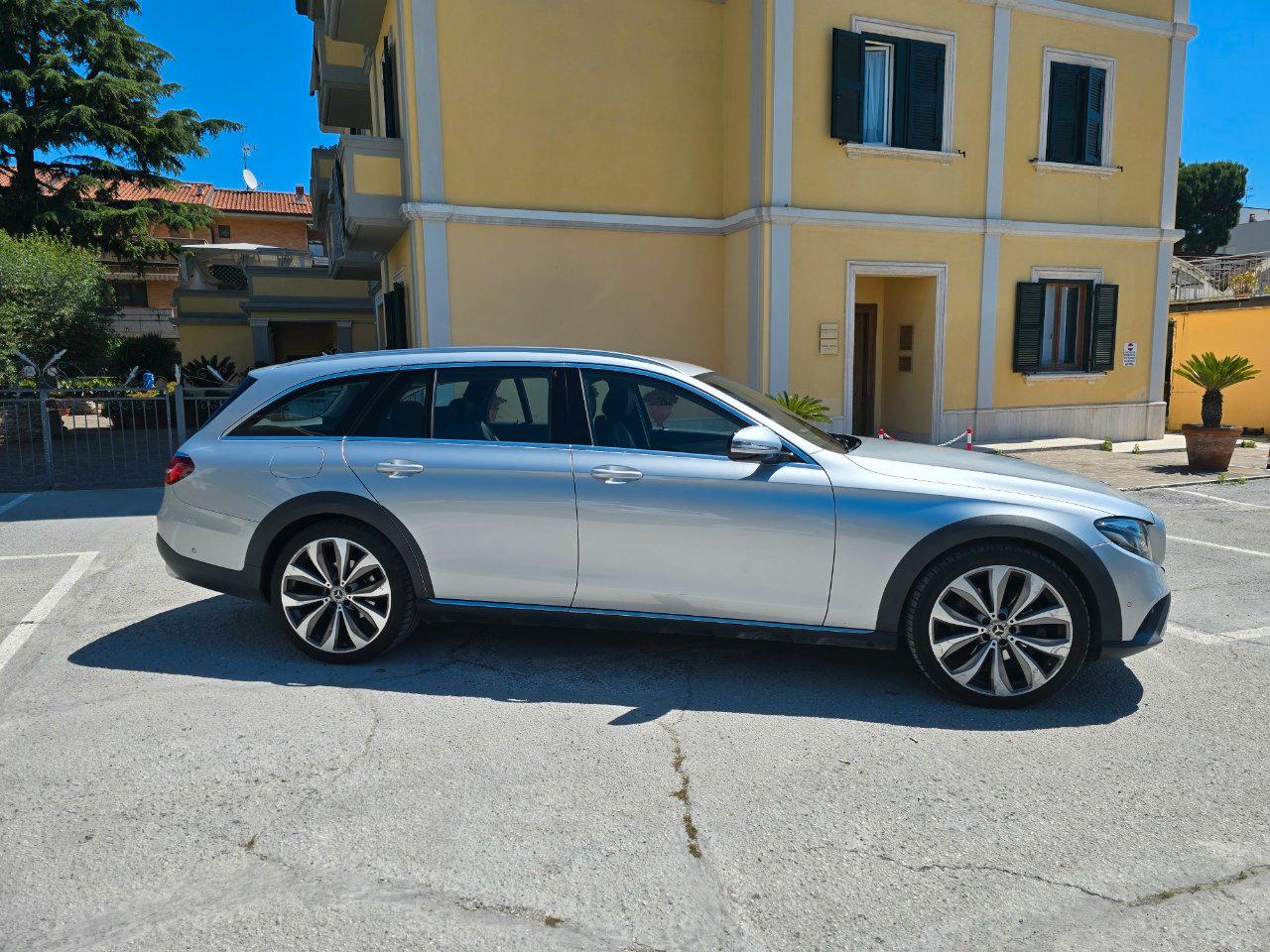Mercedes E 220 D Premium 4Matic 9G-Tronic Plus Station Wagon All-Terrain