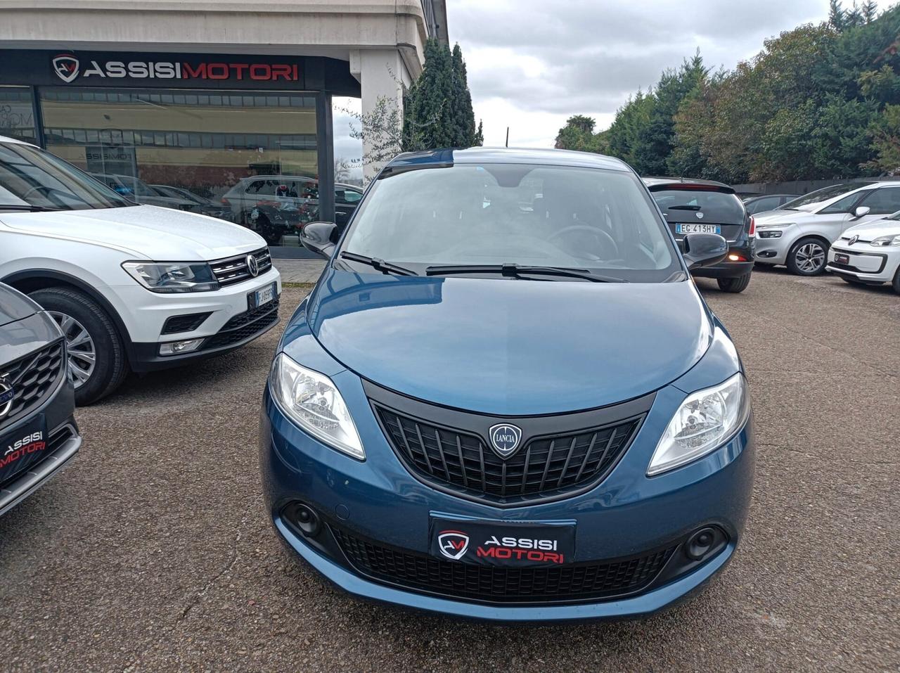 Lancia Ypsilon 1.0 FireFly 5 porte S&S Hybrid Ecochic Silver