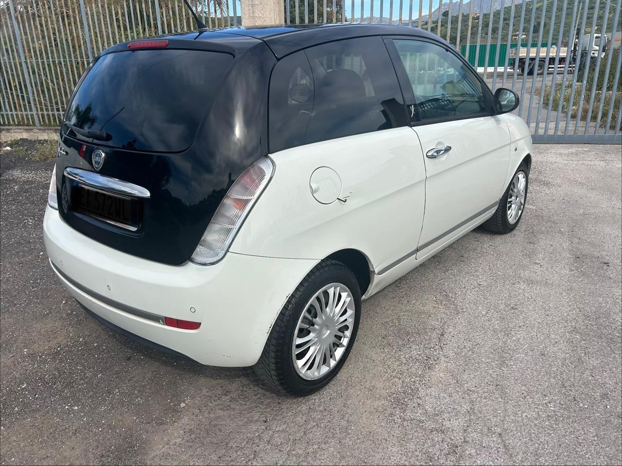 Lancia Ypsilon 1.2 Platino