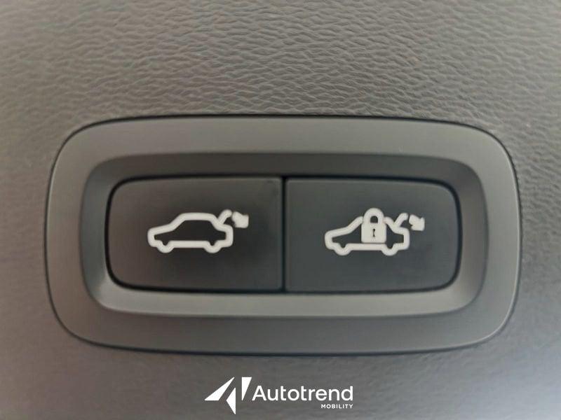 Volvo XC40 D3 150 CV AWD Automatica NAVI LED Inscription N1 Autocarro