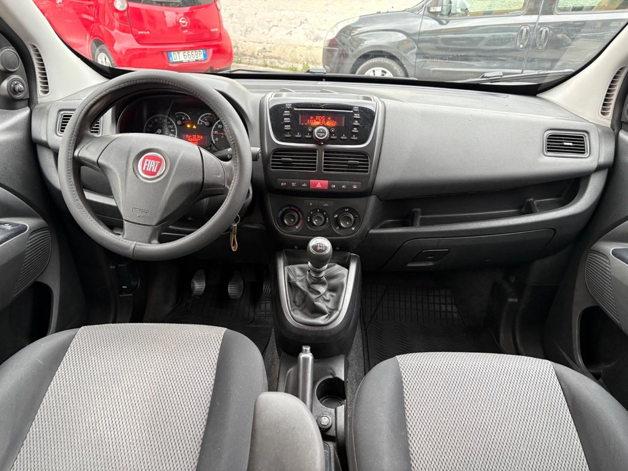 Fiat Doblò 1.6 MJT furgone con 5 posti