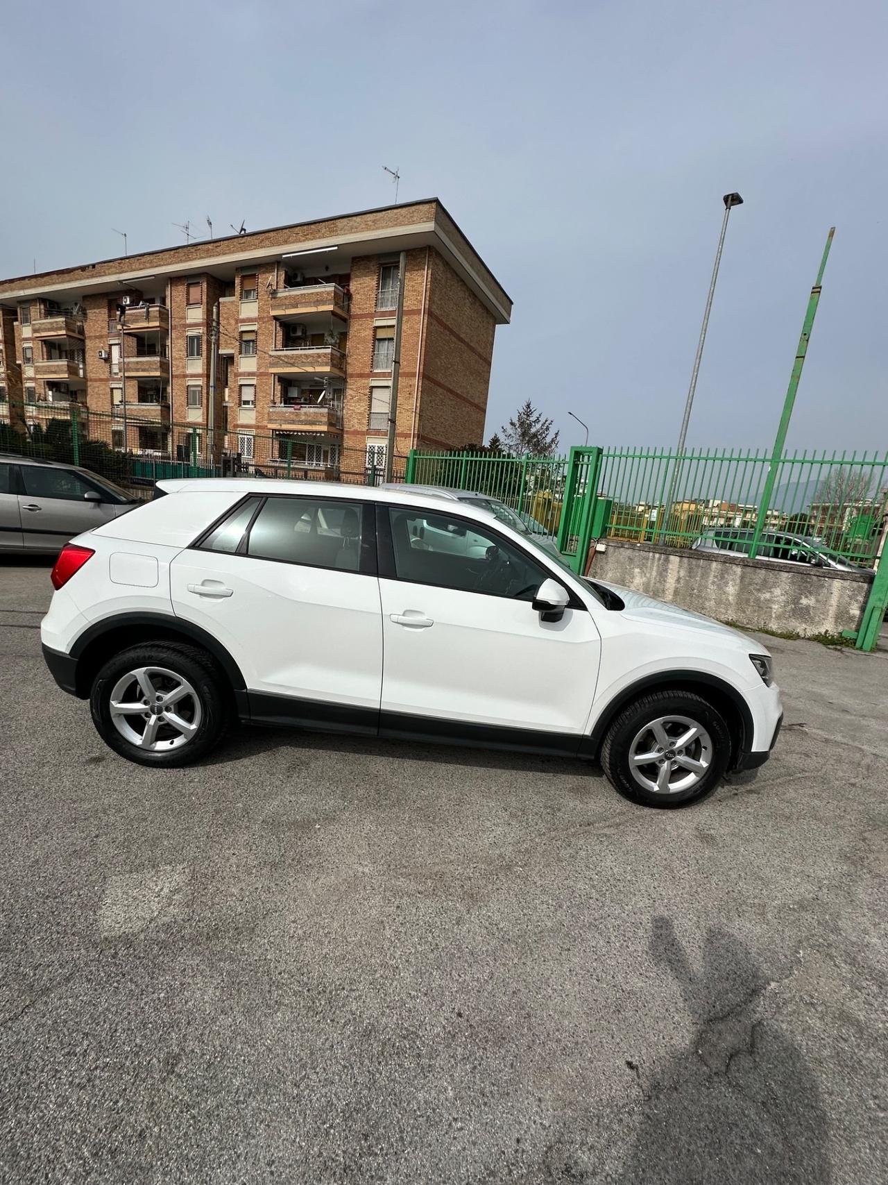 Audi Q2 30 TDI S tronic Identity Black