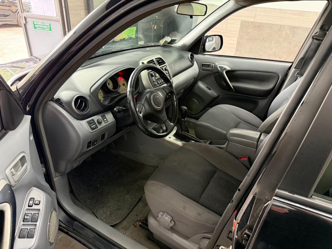Toyota RAV 4 RAV4 2.0 16V cat 5 porte Sol