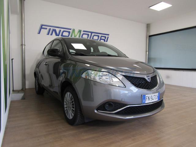 LANCIA Ypsilon 1.2 69 CV 5 porte NEOPATENTATI
