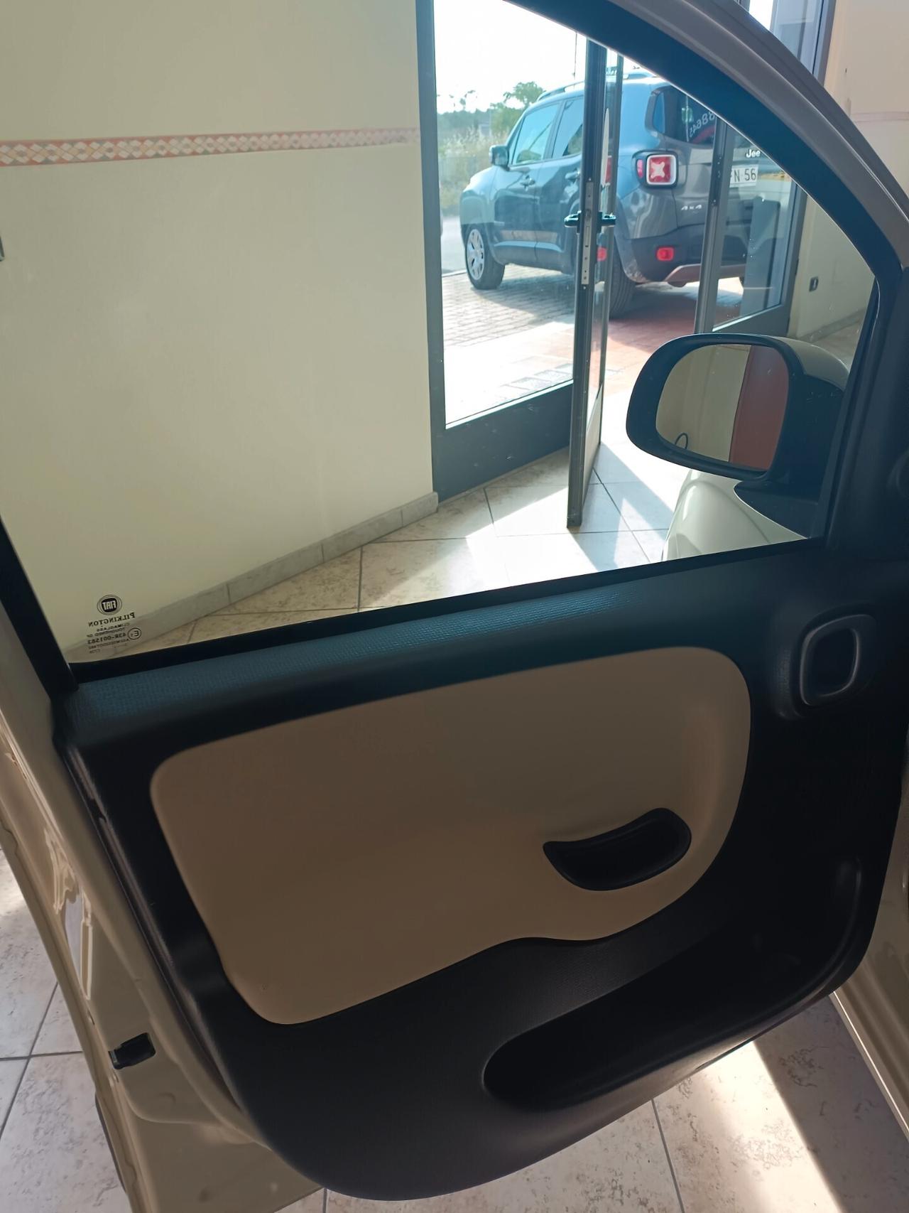 Fiat Panda versione lounge natural power