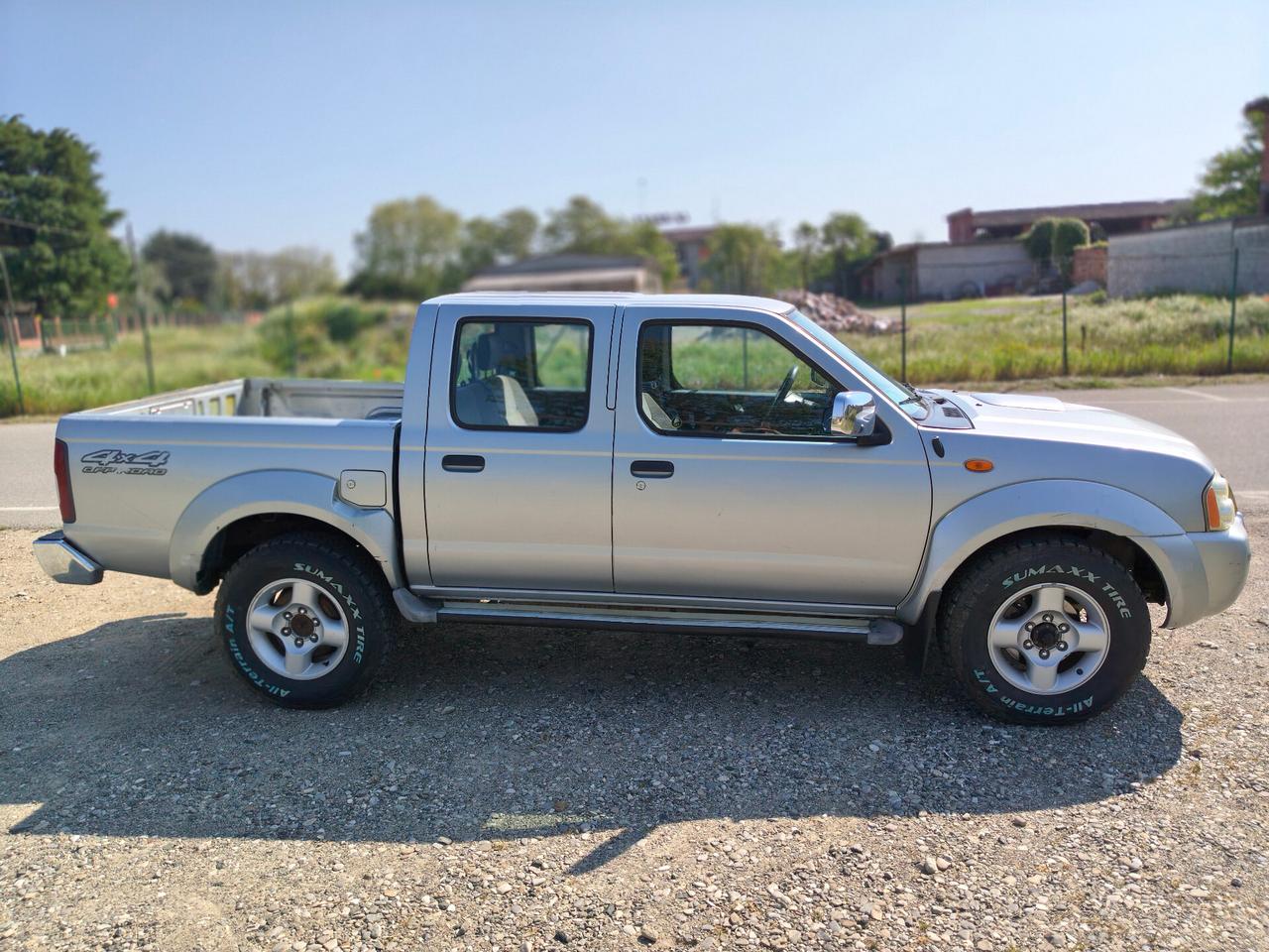 Nissan Navara Double Cab 2.5 td 133cv