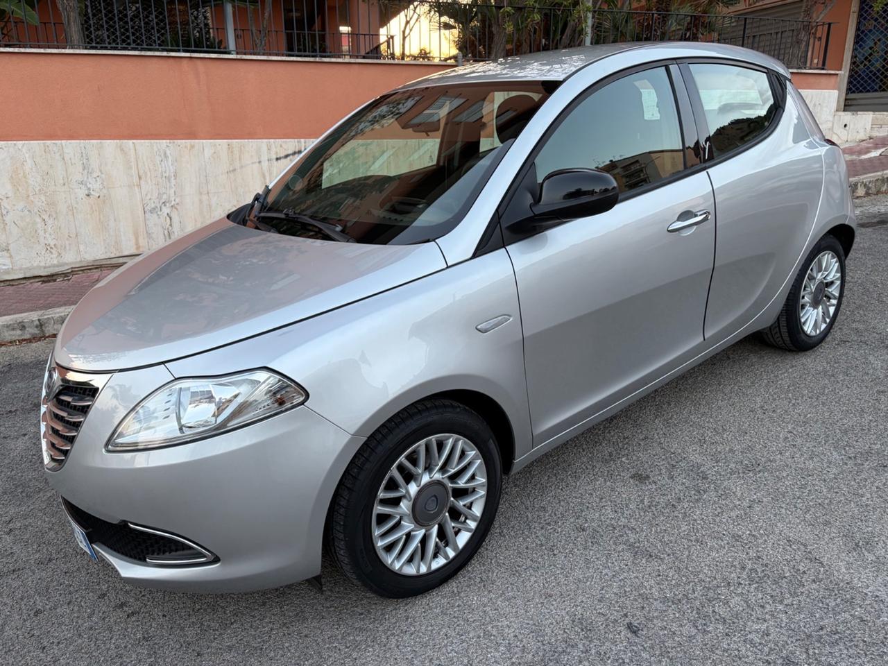 Lancia Ypsilon 1.2 Benz ideale per neopatentati