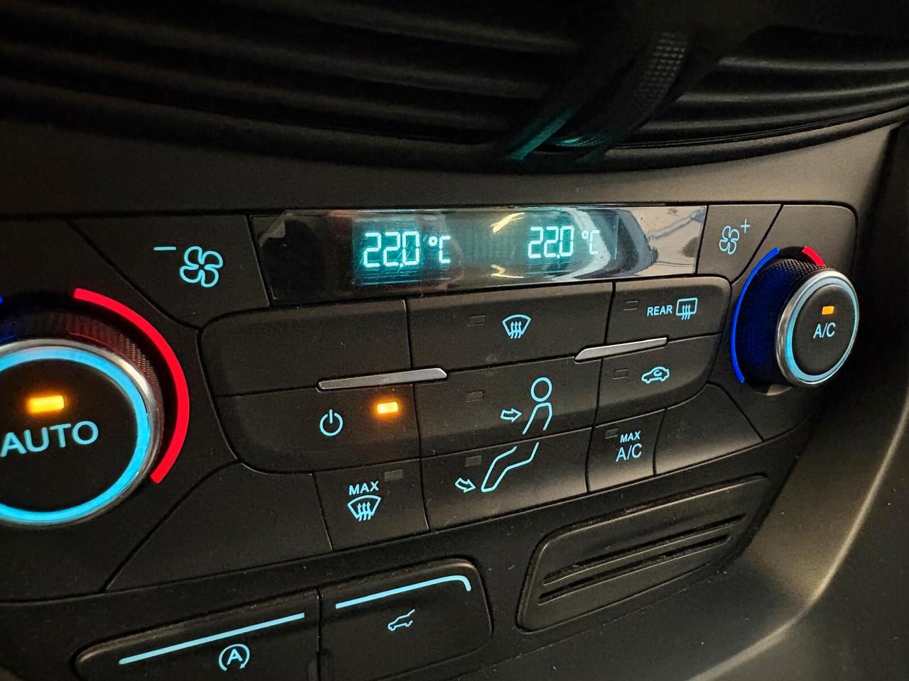 Ford Kuga TITANIUM 1.5 EcoBoost 120 CV 6mt UNICO PR.