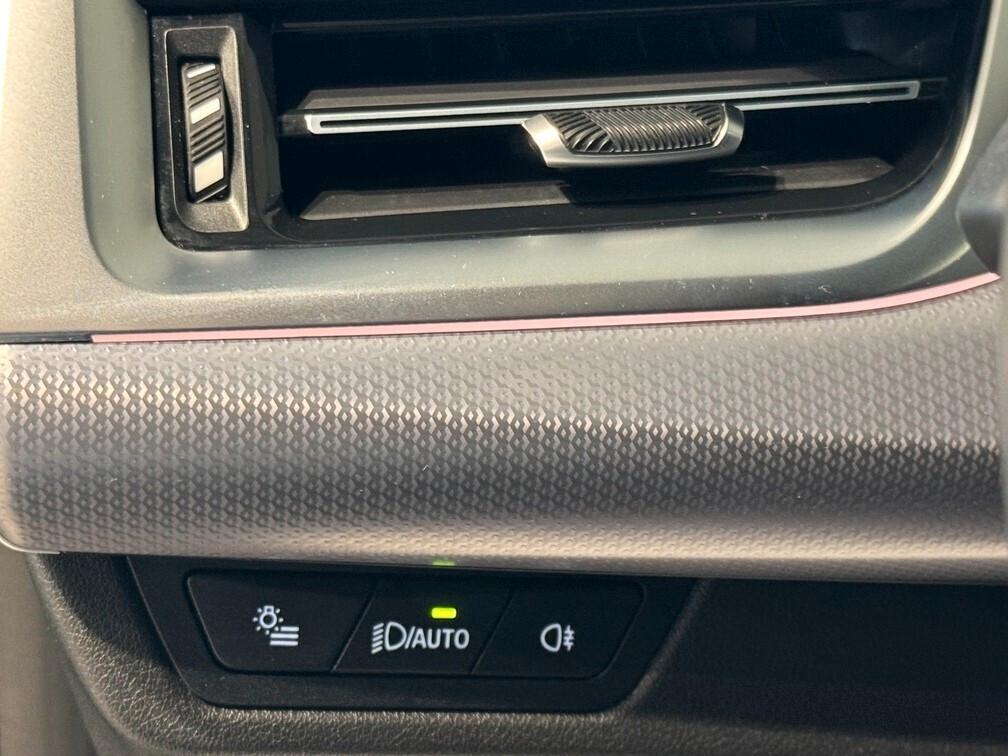 BMW X1 sdrive18i MSport auto Navi Led Cam App conn 18" Neopat