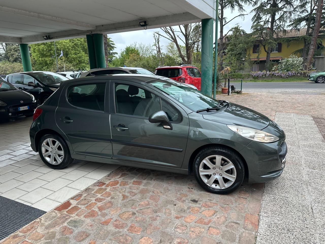 Peugeot 207 1.6 109CV aut. (12 RATE)