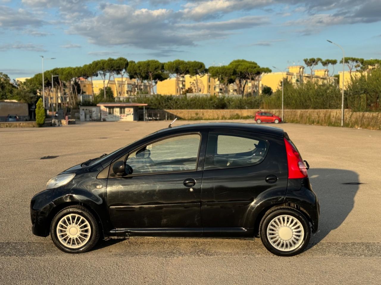 Peugeot 107 1.0 68CV cambio Automatico 2009 con impianto GPL