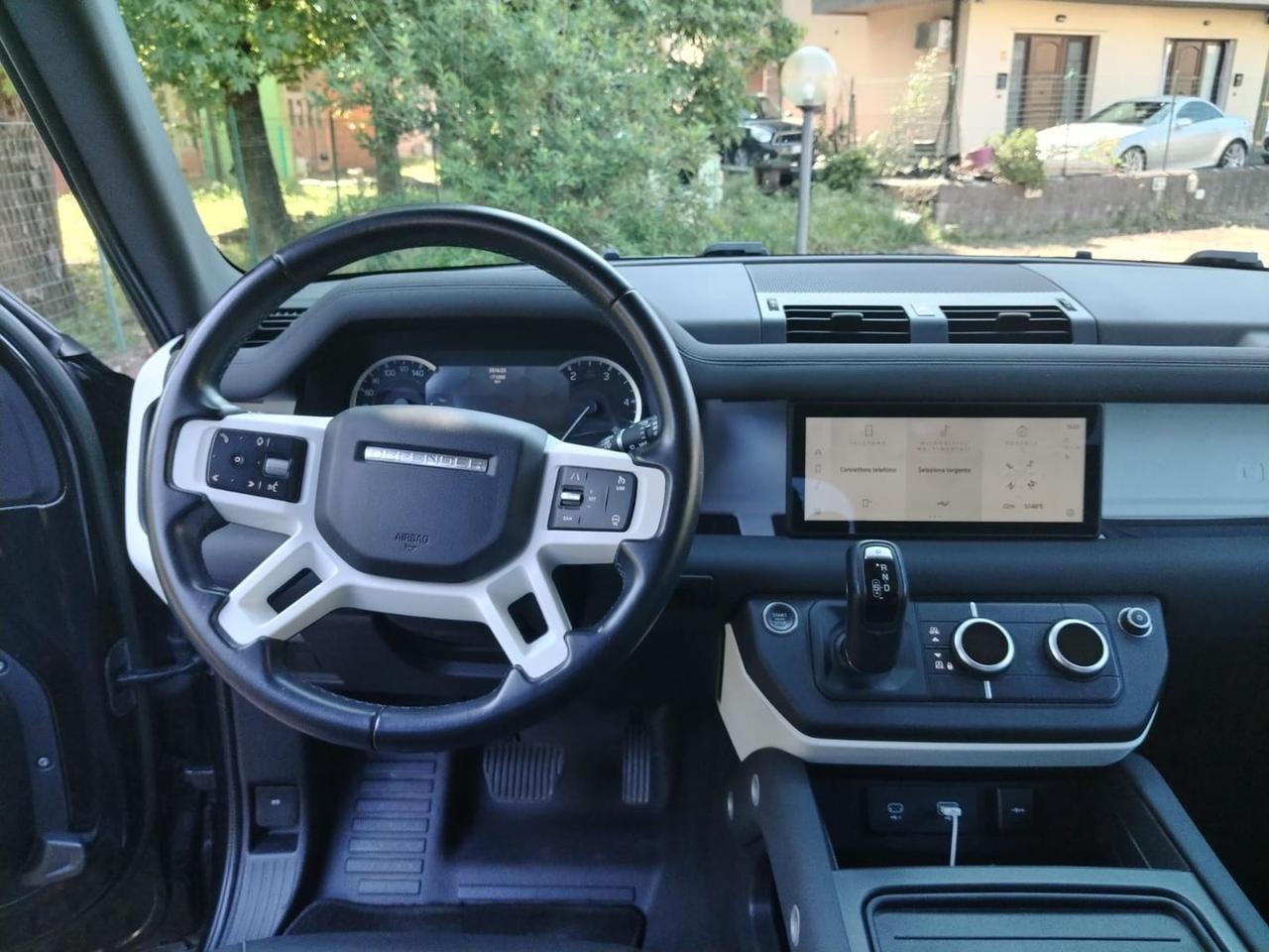 Land Rover Defender X-Dynamic SE D 200 MHEV