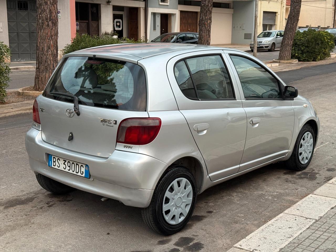 Toyota Yaris 1.0 cat 5 porte Sol - 2001