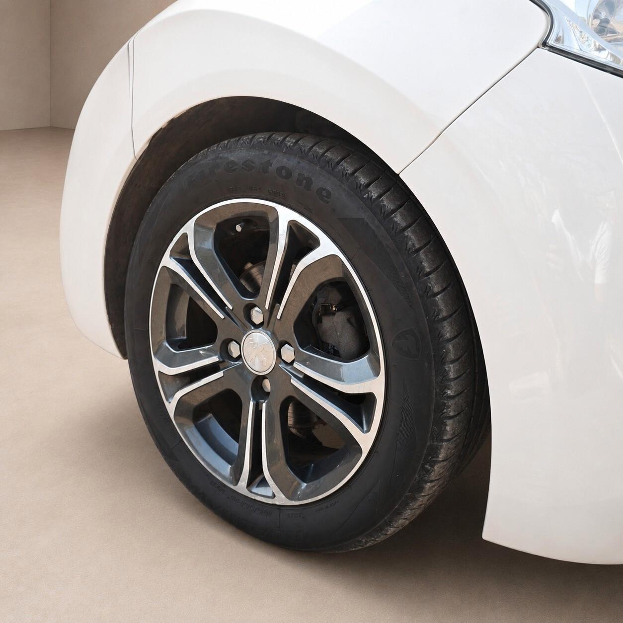 Peugeot 208 1.6 e-HDi 92 CV Stop&Start ETG6 5 porte Allure