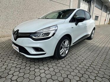 RENAULT Clio TCe 12V 90 CV 5 porte Moschino Life