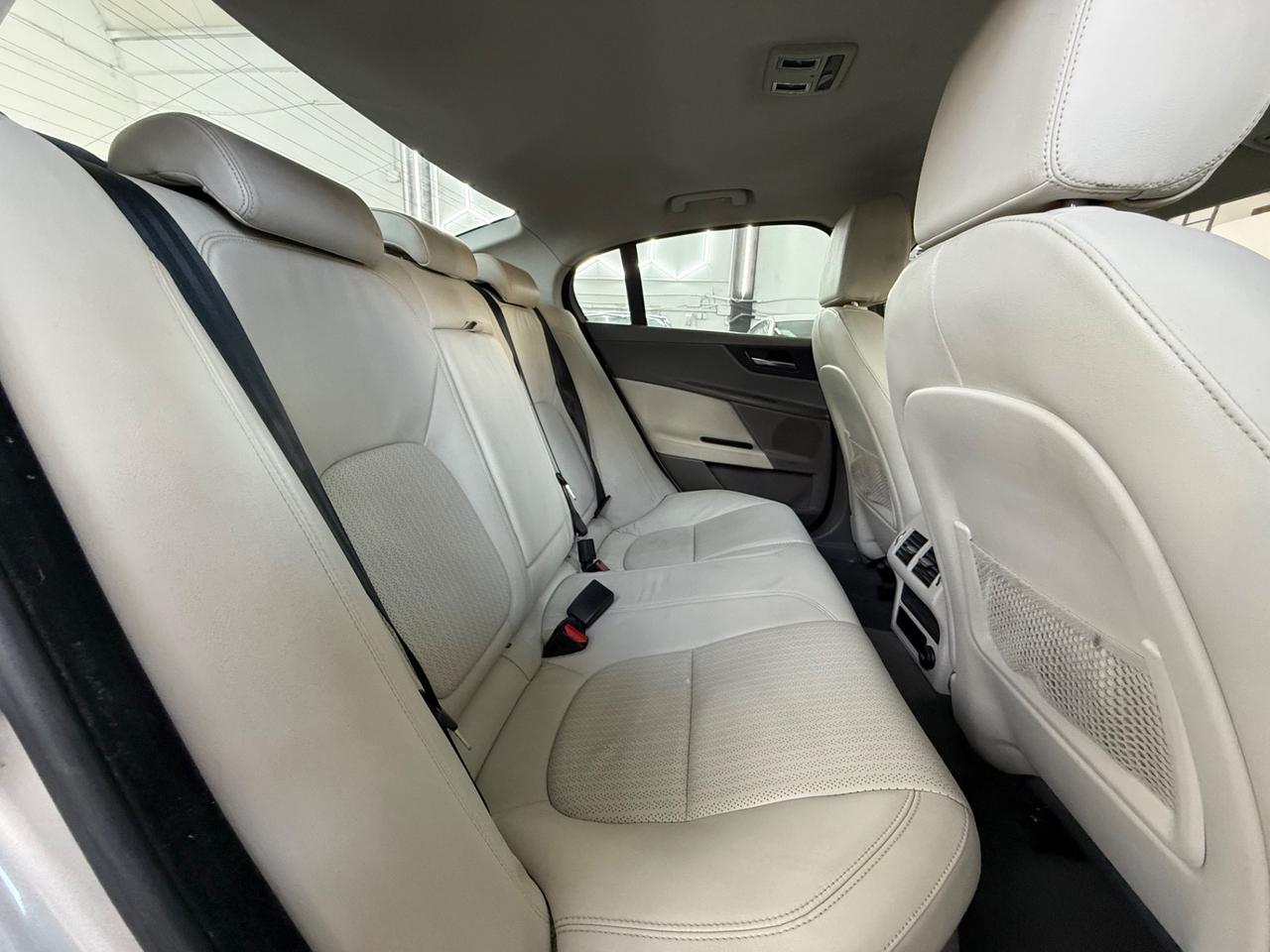 Jaguar XE 2.0 D 180 CV AWD aut. Prestige Business Edition