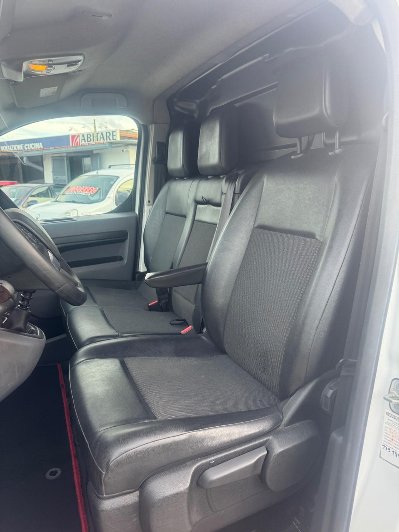 Peugeot Expert BlueHDI Passo medio con porta laterale