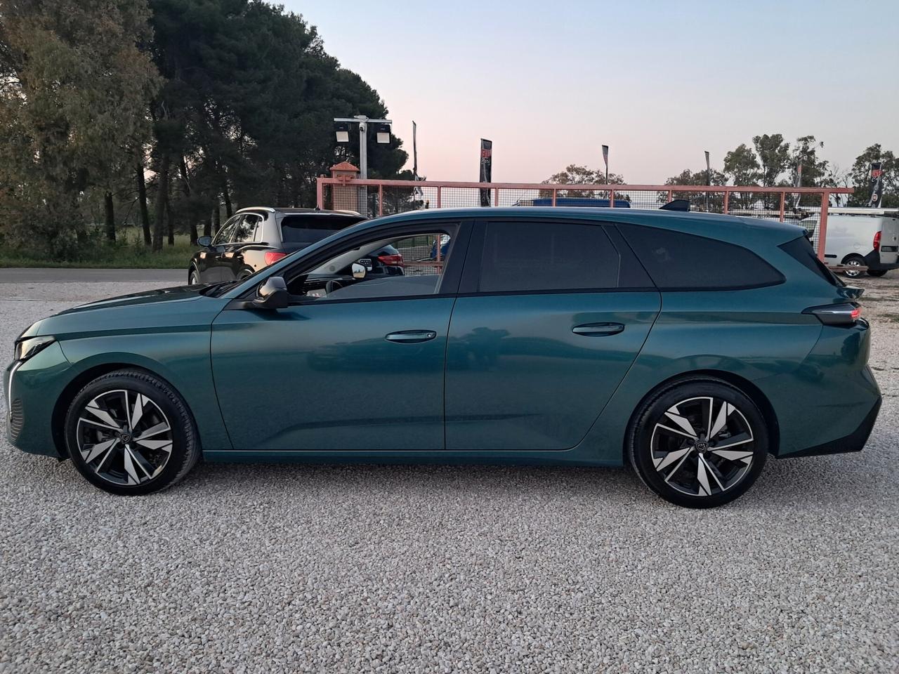 NEW Peugeot 308 HDi 130cv EAT8 Allure *LED-PELLE-NAVY*