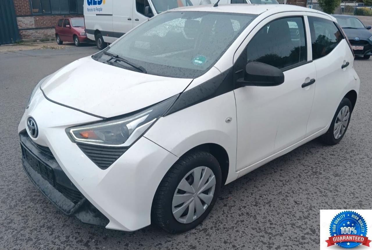 Toyota Aygo Connect 1.0 VVT-i 72 CV 5 porte x-fun