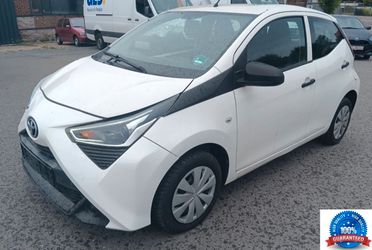 Toyota Aygo Connect 1.0 VVT-i 72 CV 5 porte x-fun