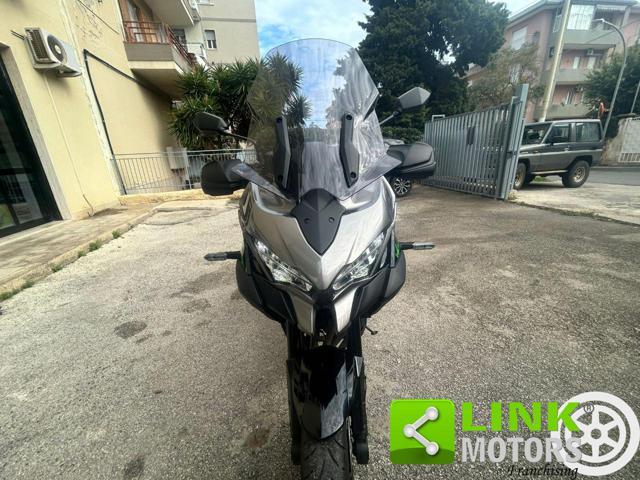 KAWASAKI Versys 1100 S .