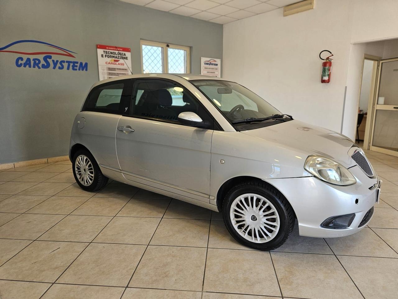 Lancia Ypsilon 1.2 Argento