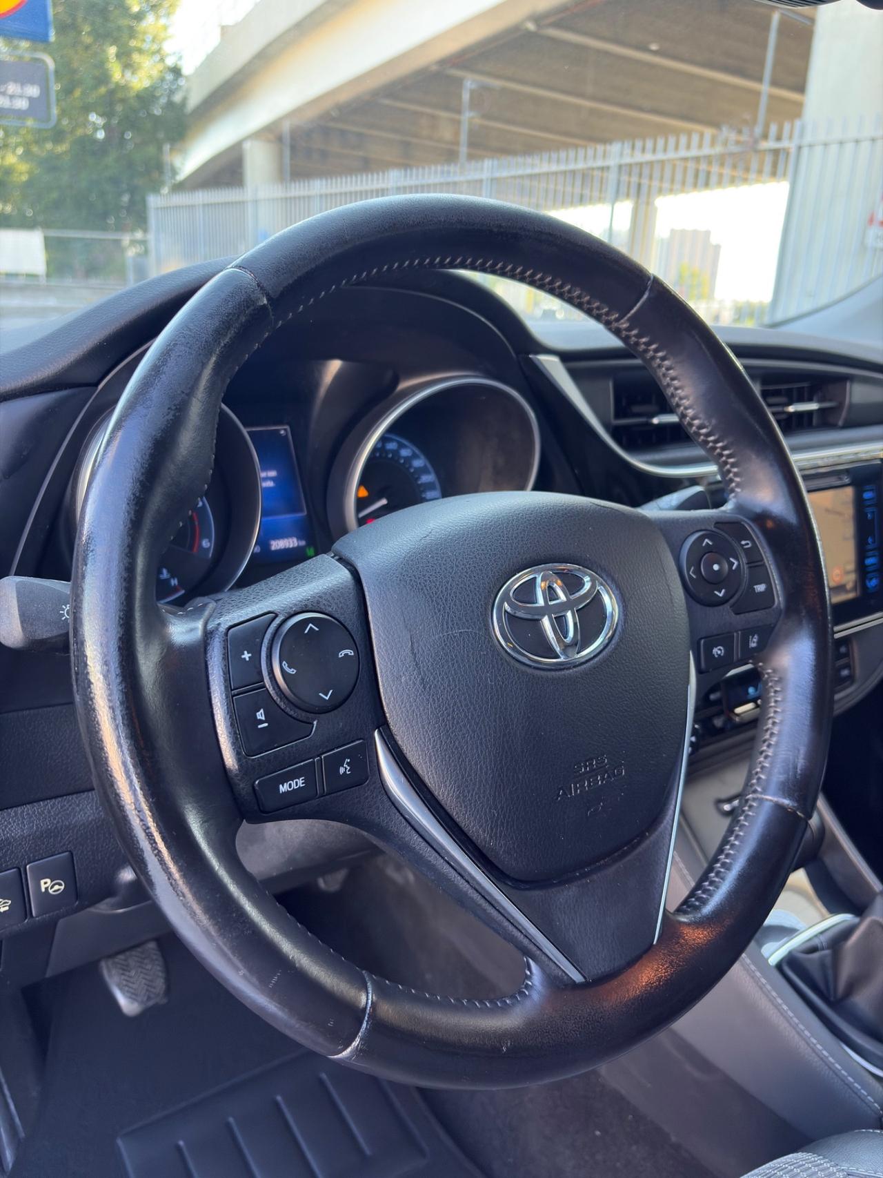 Toyota Auris 1.6 D-4D magnifica starfull