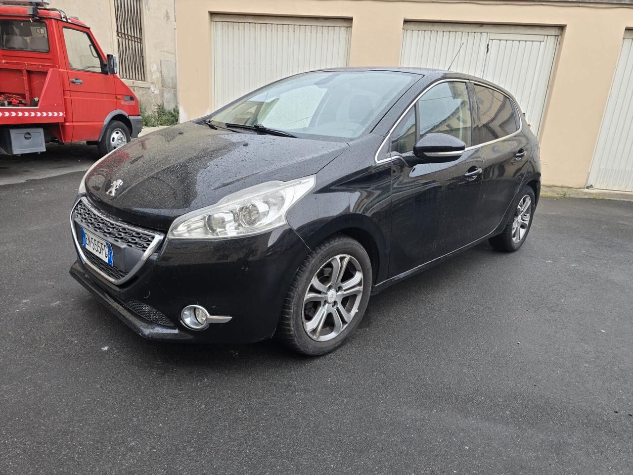 Peugeot 208 1.4 HDi 68 CV 5 porte Allure
