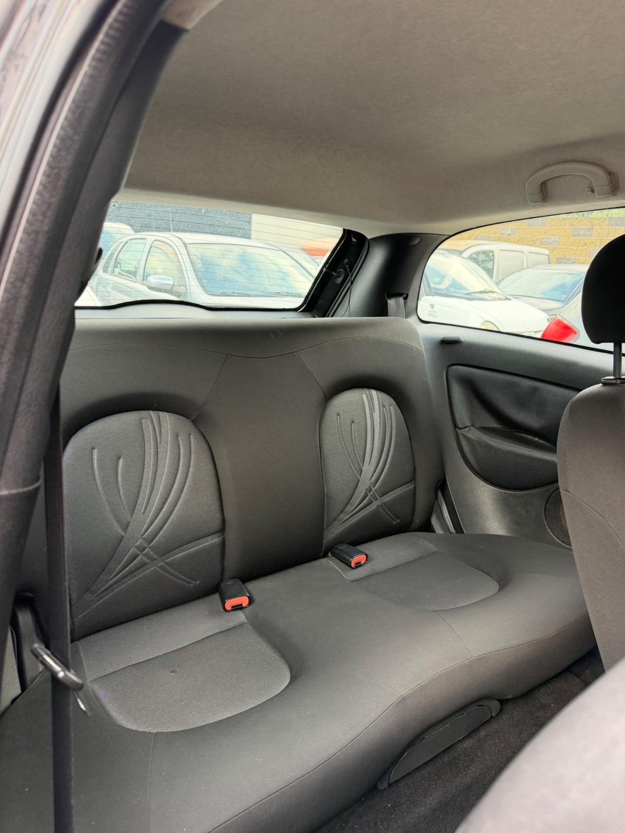 Lancia Ypsilon 1.3 MJT 75 CV Unyca