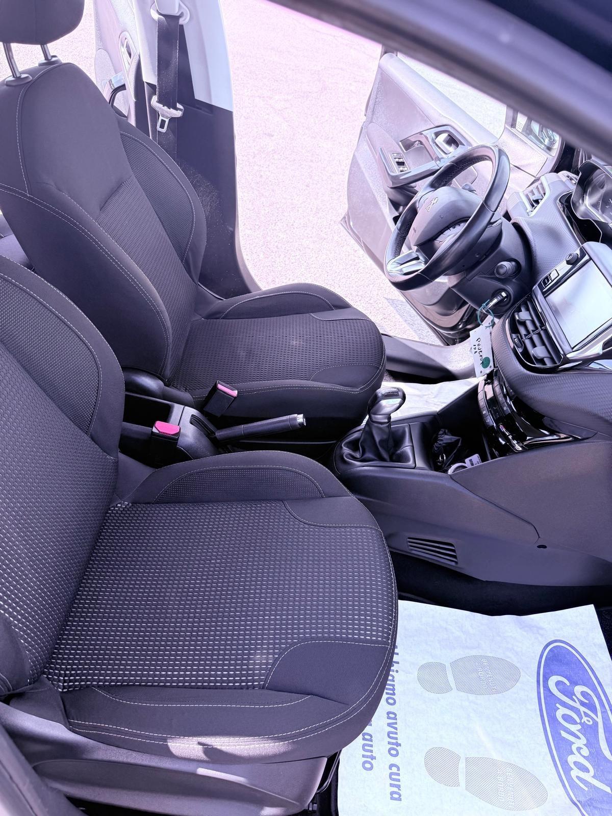Peugeot 208 PureTech 82 5p. GPL Ok neopatentati